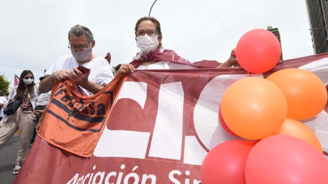 Médicos reclaman alinear aumentos municipales con el 60% anunciado por Provincia