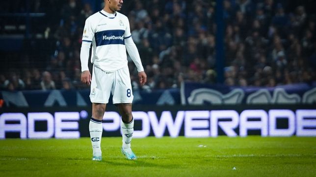 gimnasia lo compro, no rindio, casi no jugo y seguira su carrera en otro equipo del futbol argentino