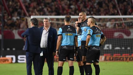 El árbitro que dirigirá a Estudiantes estuvo envuelto en la polémica en la previa de un clásico platense