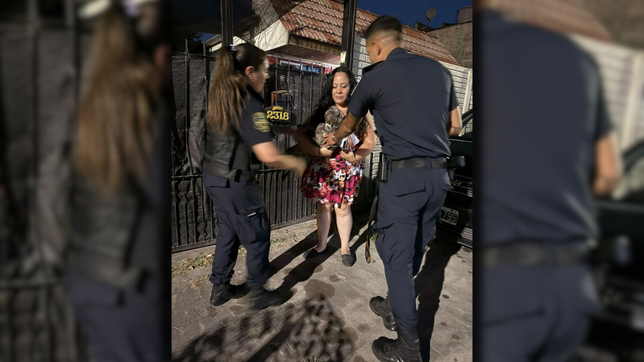 una mujer de los hornos le robo el perro a su vecina, la descubrieron y termino imputada