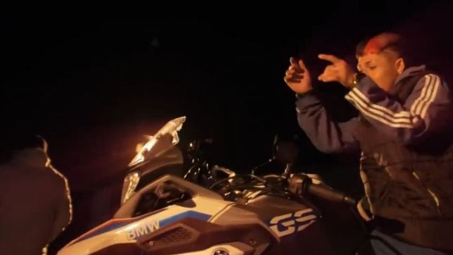 video: asi es el videoclip en el que usaron la millonaria moto que habria sido robada
