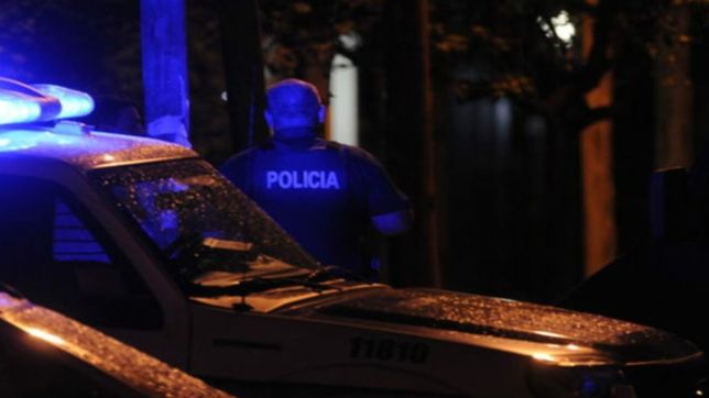 delincuentes le robaron 4 mil dolares y 30 mil pesos a un jubilado de la plata