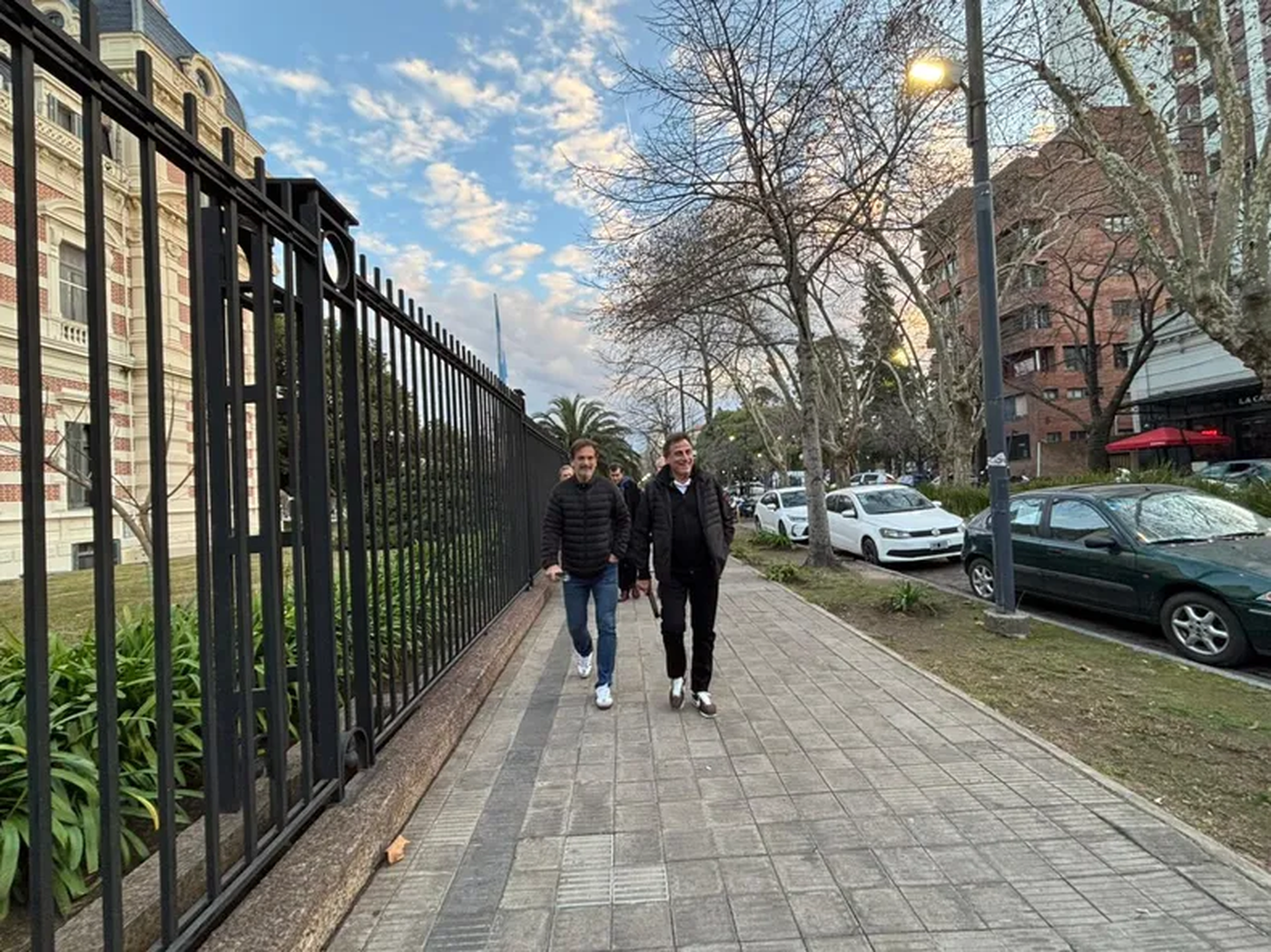 Sebastián Galmarini y Rubén Eslaiman, del Frente Renovador, llegando a Gobernación