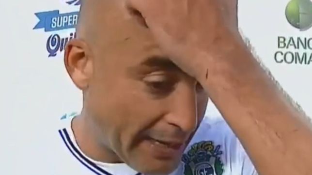 silva, caliente con el arbitraje de delfino