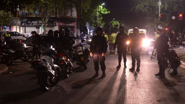 detuvieron a dos policias involucrados en la represion en la cancha de gimnasia