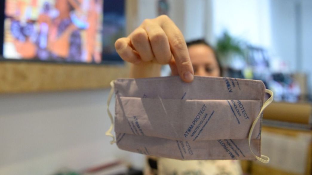 ¿Cómo diferenciar un barbijo del CONICET original de uno trucho?