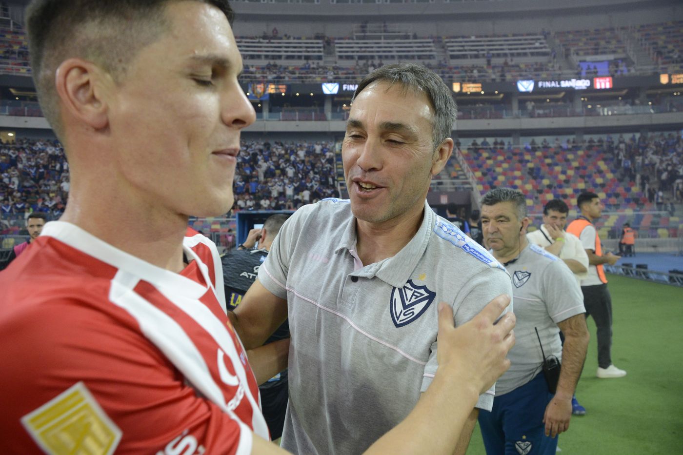 Estudiantes Vélez Trofeo de Campeones Carrillo Desábato.jpeg