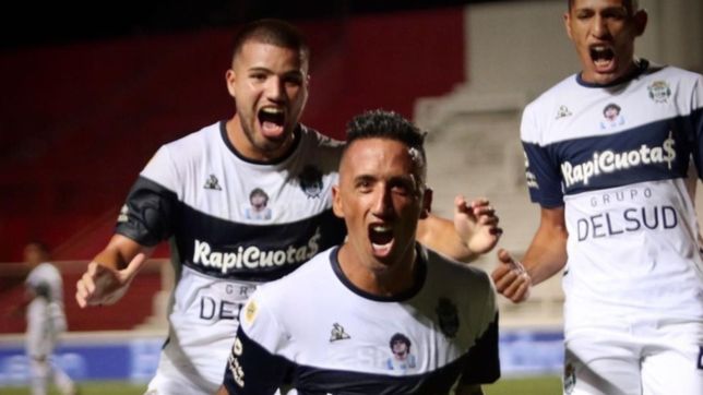 entre enojos e incumplimientos, gimnasia rescindio contrato con la nueva marca de ropa