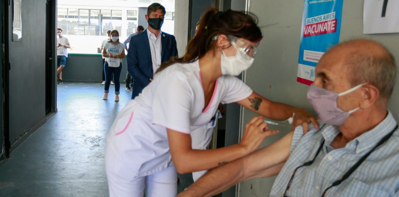 Kicillof en el Estadio único en campaña de vacunación