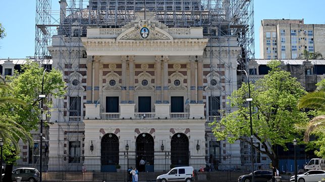 uno de los gremios estatales pidio reabrir las paritarias en la provincia