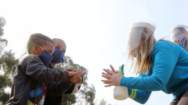continuan los controles durante las salidas saludables en las plazas y parques de la plata