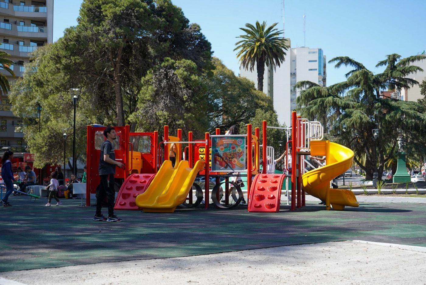 Juegos Plaza Paso (2).jpeg