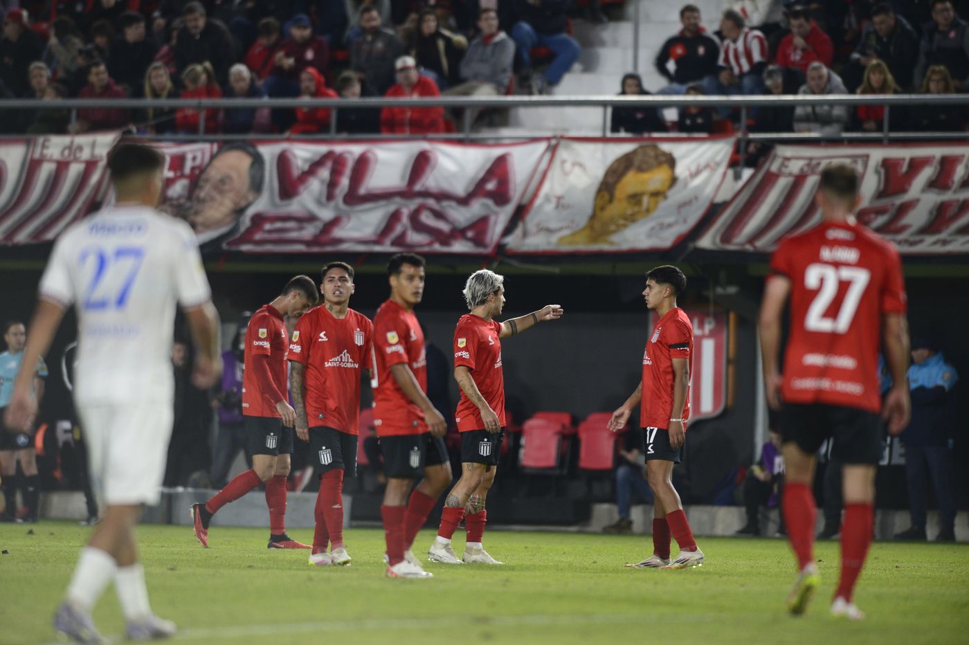 Estudiantes Tigre entretiempo.JPG