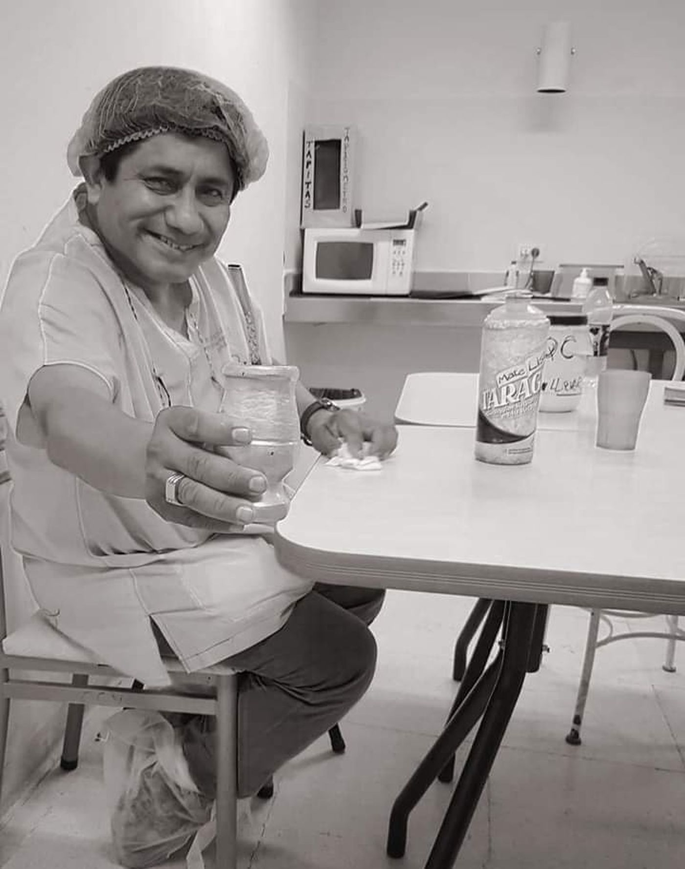 La simpatía de Gil Yovera, en su lugar de trabajo