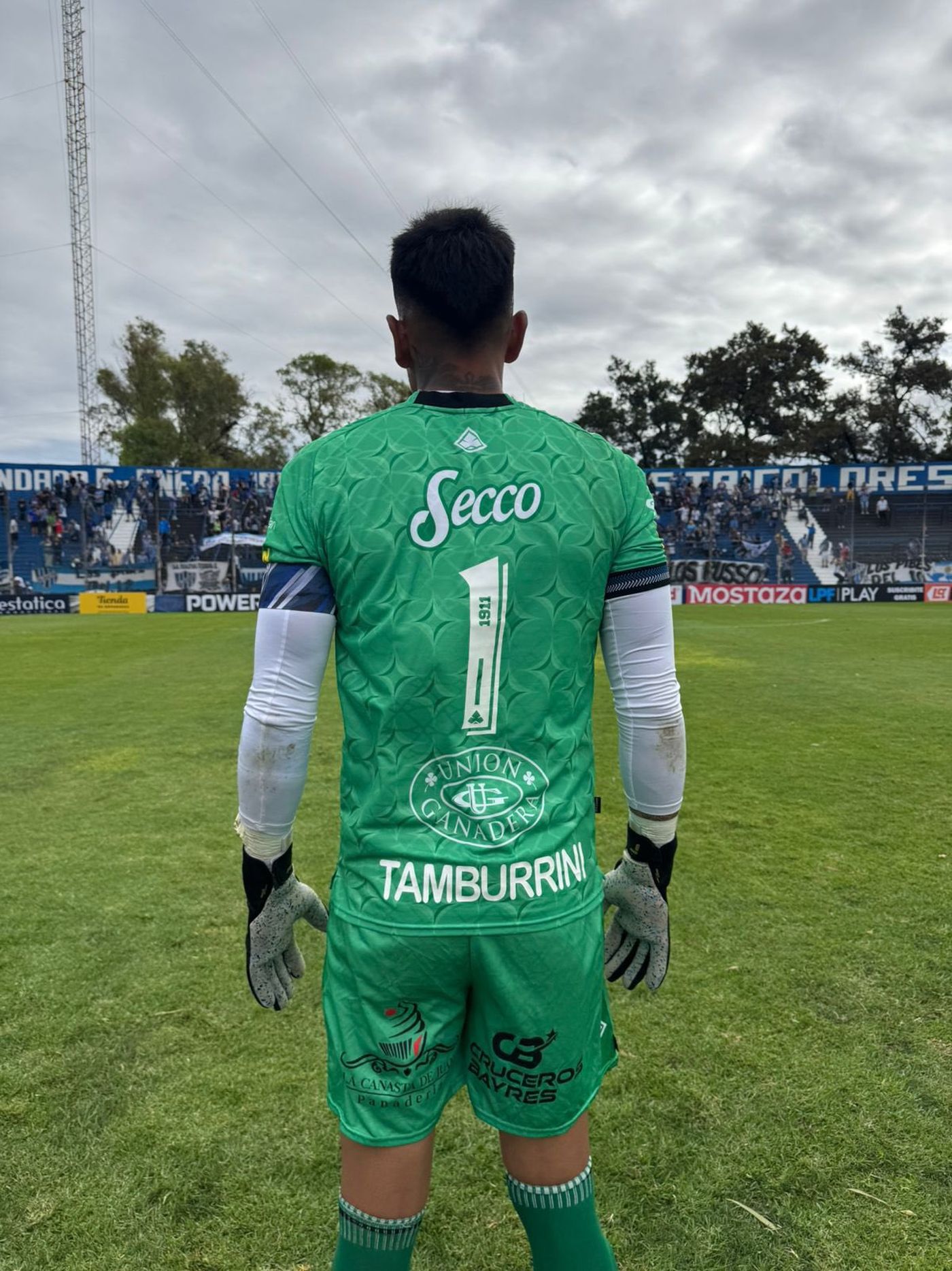 La camiseta de Emiliano Gonz&aacute;lez, el ex arquero de Estudiantes.