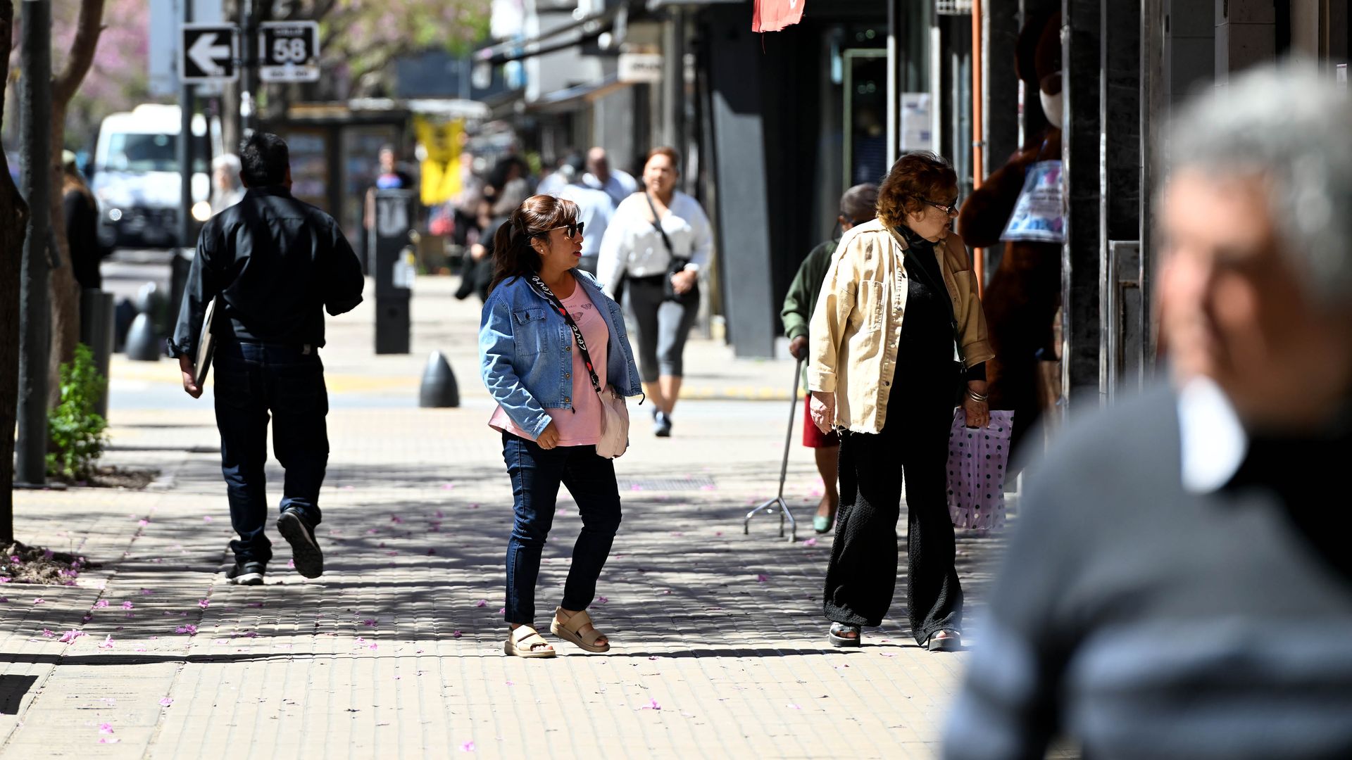 La confianza del consumidor en Argentina cayó 12,3% interanual en julio y volvió a retroceder