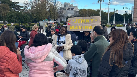 Jenny Mavinga busca entrar en el repechaje de GH y realizó una juntada con fans en Plaza Moreno Jenny Mavinga busca entrar en el repechaje de GH y realizó una juntada con fans en Plaza Moreno