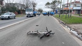 un camion atropello y mato a un ciclista en los hornos y el conductor se dio a la fuga