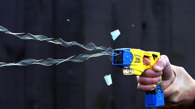 proponen que agentes de control urbano usen pistolas taser
