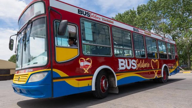 el bus solidario estara en berisso para llevar la campana de abrigo amigo contra el frio