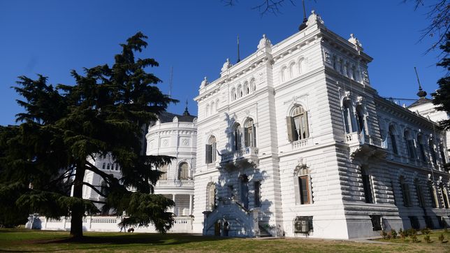 buscan que sea obligatorio tener la cuota alimentaria al dia para los empleados municipales