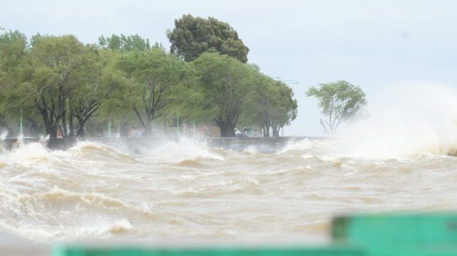 alerta por una crecida del rio de la plata durante la madrugada del sabado en la region