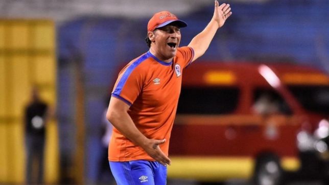 troglio salio tricampeon y se definio como dt: tome muchas cosas de timoteo y bilardo