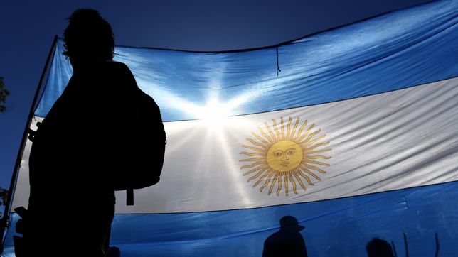 la plata tendra un festival por la memoria con el cierre estelar de peteco carabajal