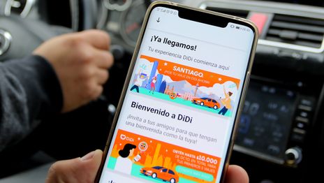 Una falsa pasajera intentó robar a un chofer de DiDi en La Plata, pero el conductor escapó y la detuvieron