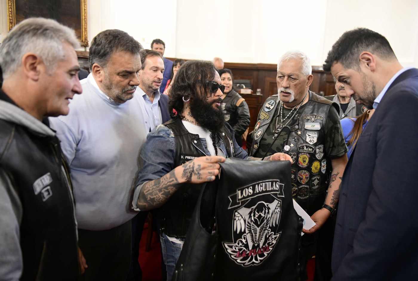 El Concejo Deliberante de La Plata entregó un reconocimiento a la agrupación Los Águilas por más de una década de acciones solidarias.