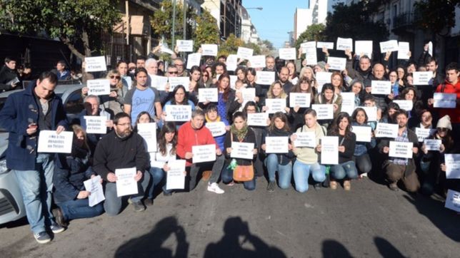 masivo apoyo a los colegas de la corresponsalia de telam que fueron despedidos