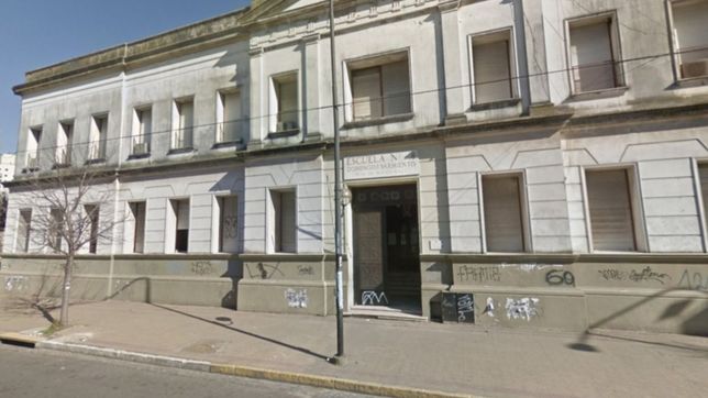 manoseo a una nena en la puerta de la escuela n° 8 y termino detenido
