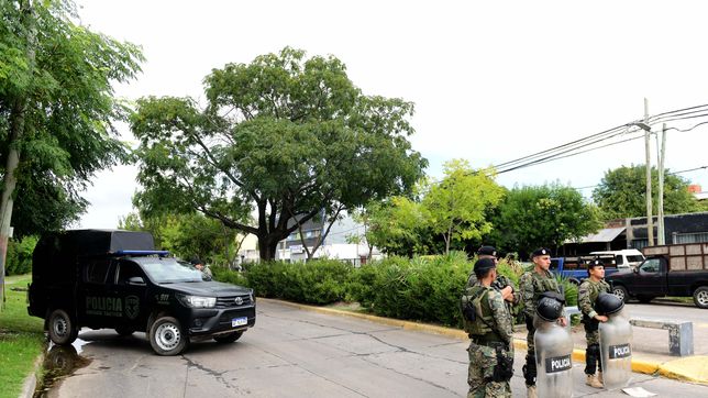 asi se viven los allanamientos por la interna de la uocra