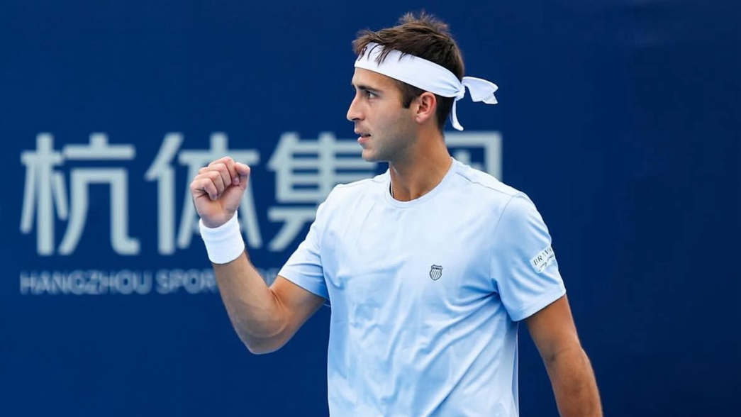 Tomás Etcheverry vuelve a tener acción y tiene un duro debut en el ATP de Beijing