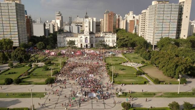 la plata marcho en el dia internacional de la mujer