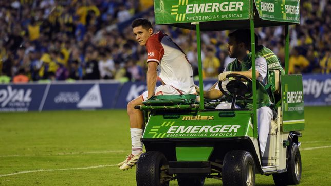 la dura imagen de guido carrillo tras lesionarse y dejar a estudiantes con diez jugadores