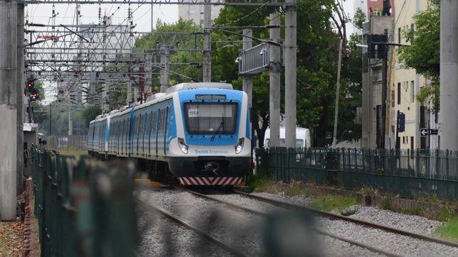 demoras en el tren roca por un principio de incendio en el subsuelo de la estacion constitucion