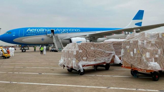 llego el primero de los tres aviones que traeran vacunas sinopharm desde china