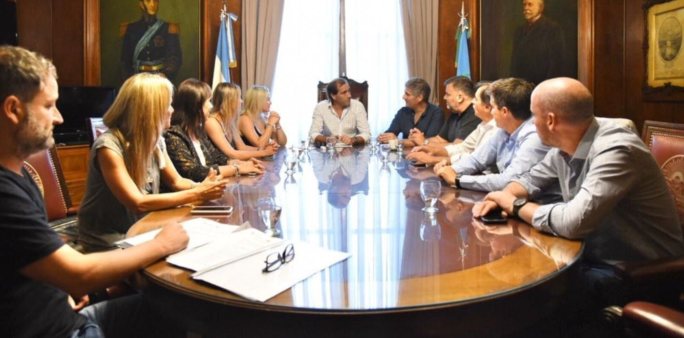 1582138024036.jpeg?rotate=0&scaleY=1&height=631&scaleX=1&ow=1280&oh=853&x=9&y=222&width=1263&&cw=1920&ch=950