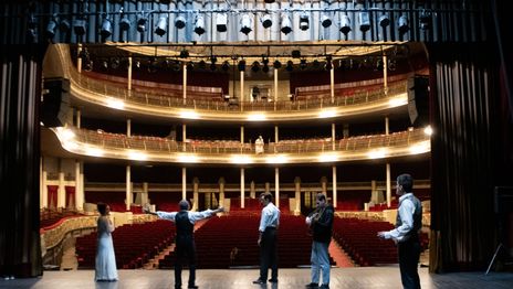 El Teatro Coliseo Podestá agota entradas con una obra que recorre sus rincones secretos