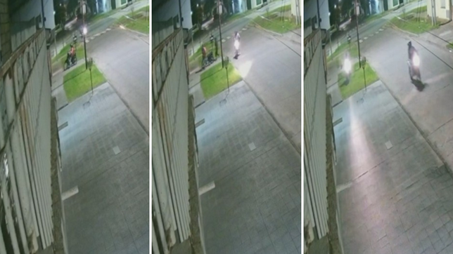 en solo 10 segundos le robaron la moto a un delivery de la plata cuando entraba a su casa