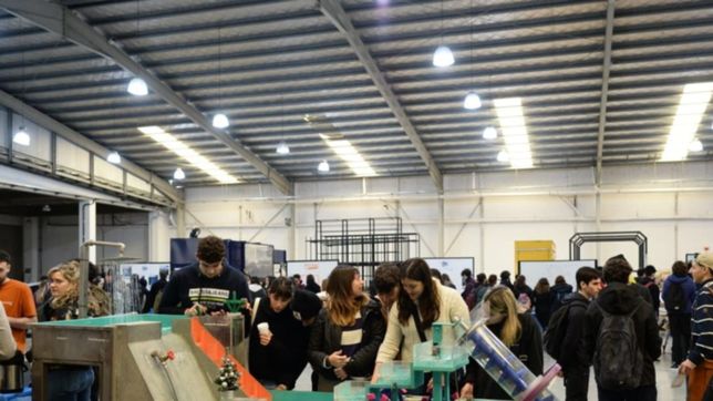 desafios, trivias y stands en el festival de matematicas para secundarios que hizo la unlp