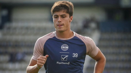 di biasi sonrio, mostro el escudo de gimnasia y acelera su recuperacion di biasi sonrio, mostro el escudo de gimnasia y acelera su recuperacion