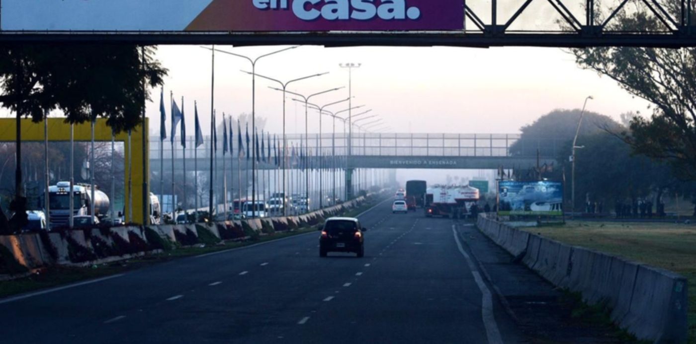 piquete autopista la plata policías