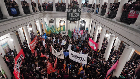 El Rectorado de la UNLP, tomado después del veto al financiamiento