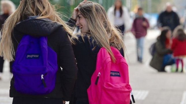libreria, indumentaria e informatica: la promocion del banco provincia antes del inicio de clases