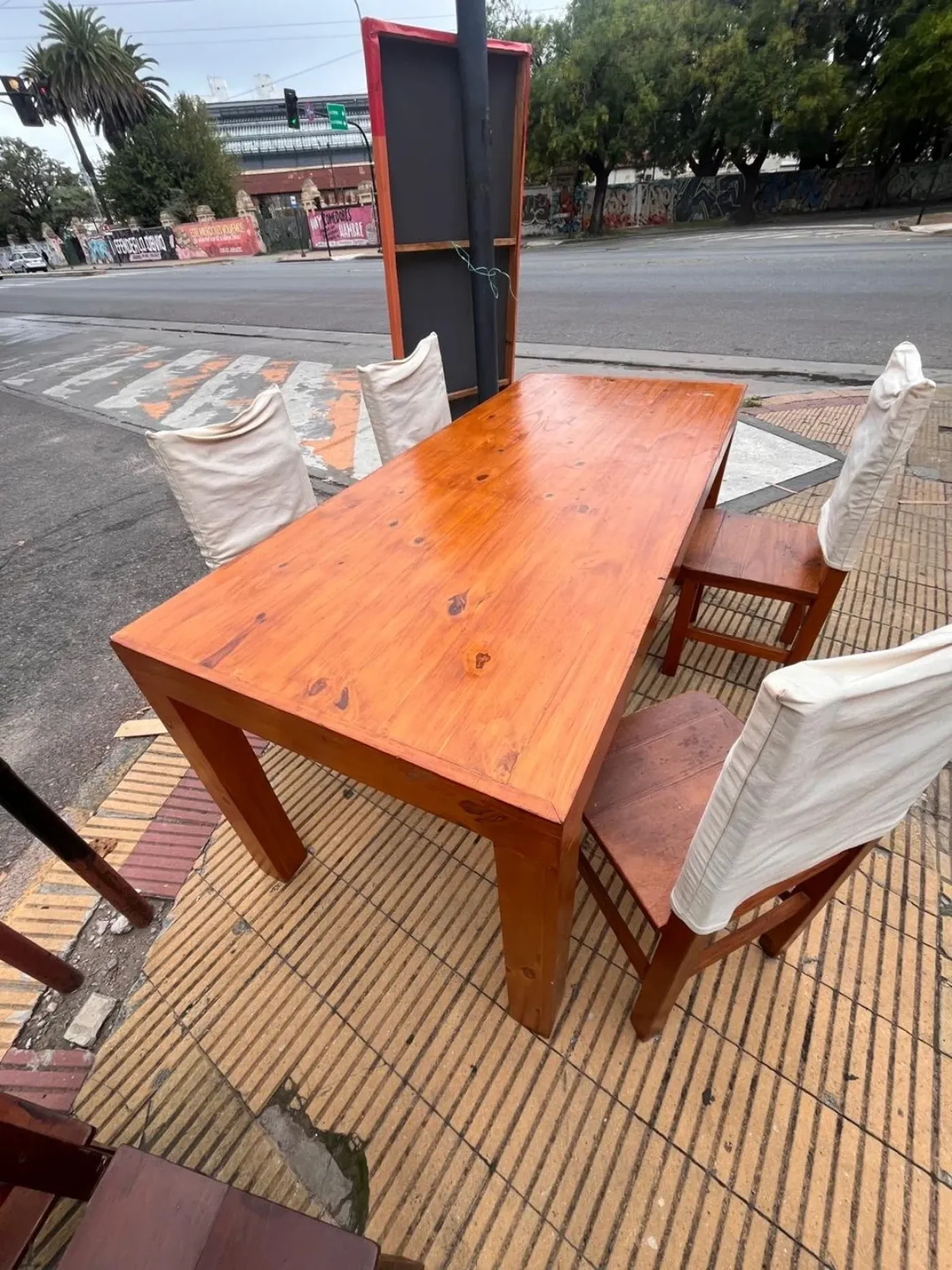 Liquidaci&oacute;n total en diagonal 80: un comercio de La Plata cierra sus puertas y vende todo al 50%