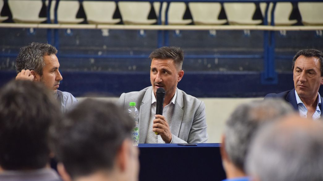 La CD del Lobo se reacomoda en medio de varias salidas resonantes