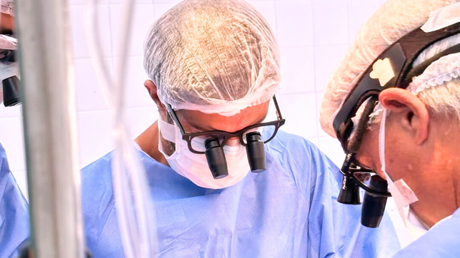 pedido desesperado de un cardiocirujano de la plata al que le robaron una lupa para operar de 3.500 dolares