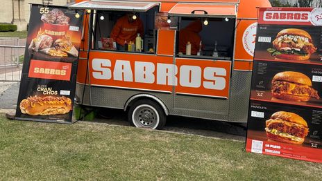 Sabros inaugura un nuevo local en Baxar Mercado con premios y promociones especiales
